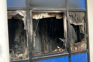 Incendie et vandalisme de bureaux